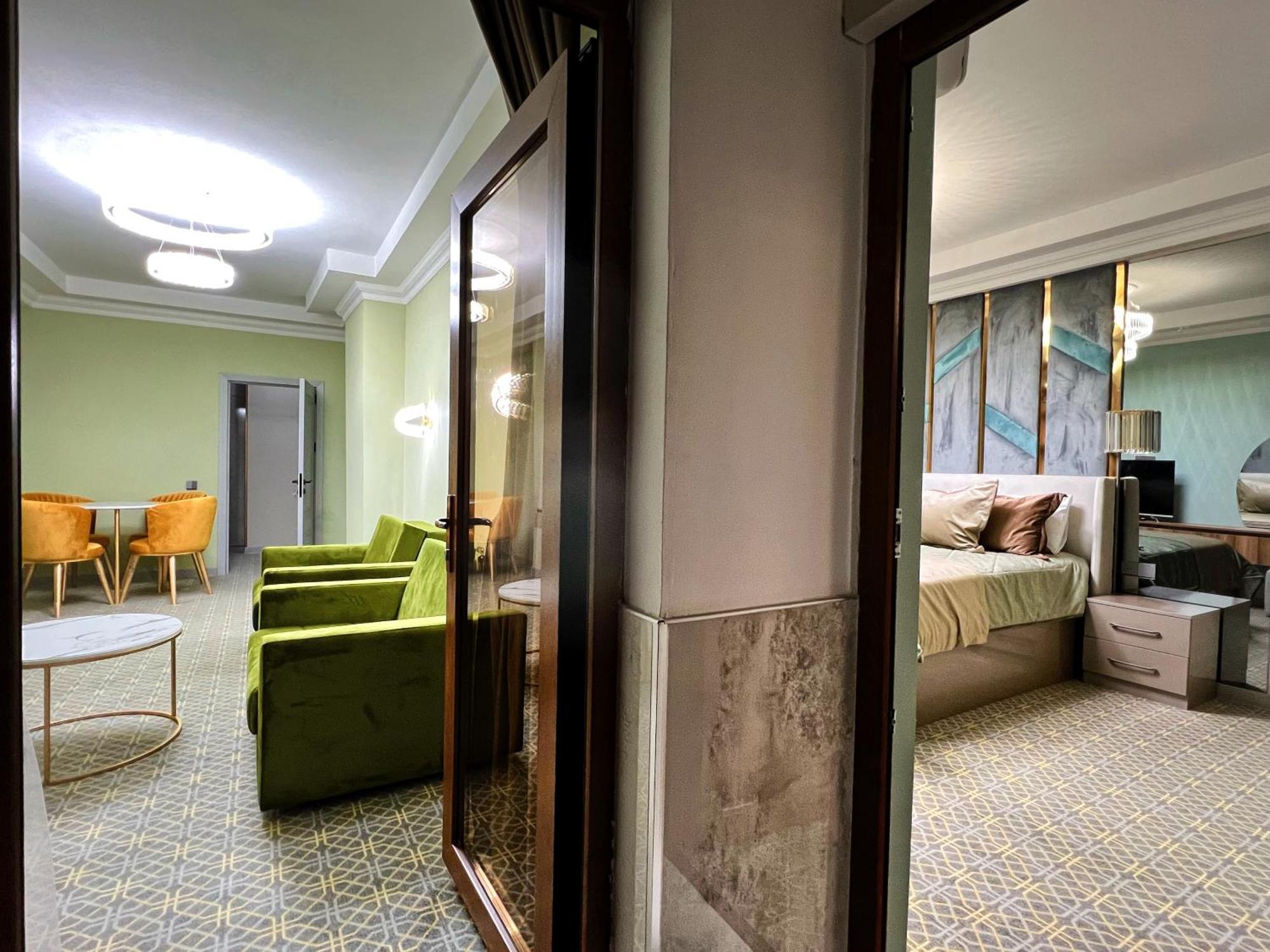 Alison Hotel Baky Esterno foto