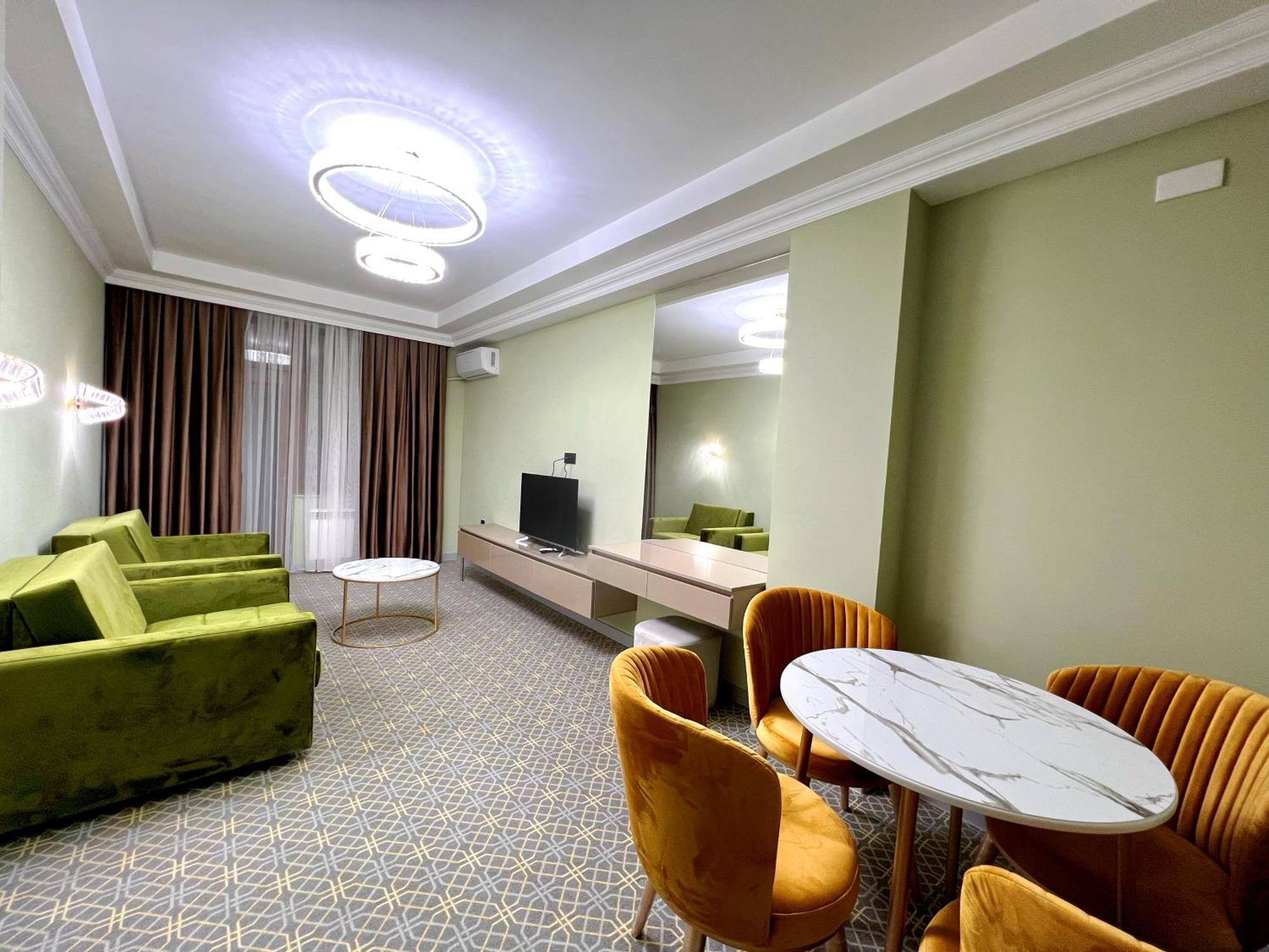 Alison Hotel Baky Esterno foto